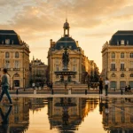 Bordeaux palais de la bourse et miroir d’eau sur les quais