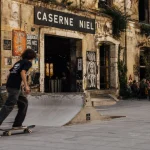 Que faire à Darwin Bordeaux : skateur près du skatepark et fresques street art