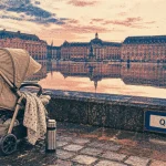 Visiter Bordeaux avec bébé : poussette sur les quais