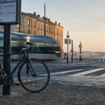 Visiter Bordeaux sans voiture : tram sur les quais, vélo et piéton