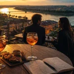 Rooftop bordeaux au coucher du soleil, vue sur la Garonne depuis la terrasse