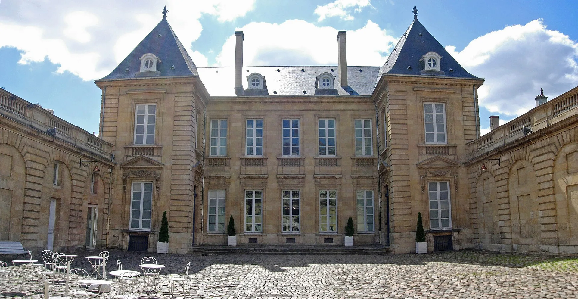 L’hôtel de Lalande, bâtiment historique du MADD dont la réouverture intérieure est annoncée pour fin 2027.