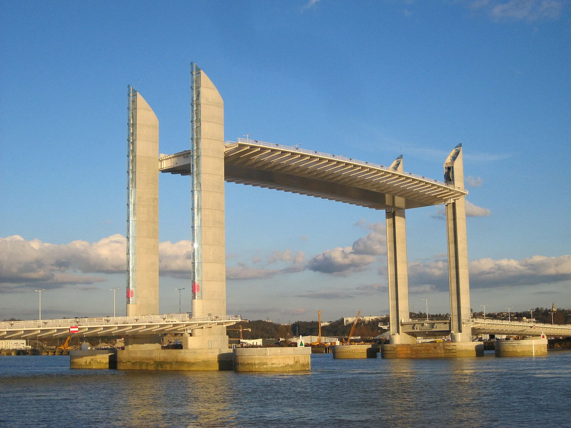 Pont Jacques-Chaban-Delmas